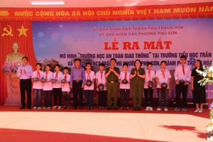 Lễ ra mắt mô hình "Trường học an toàn giao thông" tại Trường Tiểu học Trần Phú và Trường THCS Trần Phú.