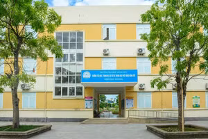 Trường Tiểu học, THCS và THPT Hồng Đức trực thuộc Trường Đại học Hồng Đức.