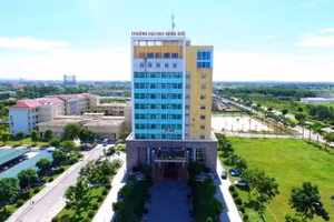 Trường Đại học Hồng Đức.