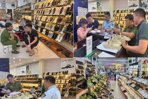 Cơ quan chức năng kiểm tra cửa hàng Tùng Moscow.