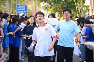 Thí sinh dự thi vào Trường THPT chuyên Lam Sơn.