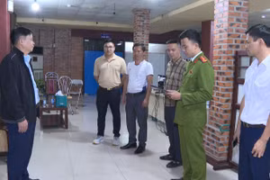 Cơ quan Cảnh sát điều tra thi hành Lệnh khám xét nơi làm việc của Nguyễn Xuân Sơn. 