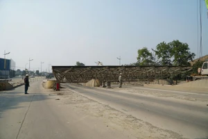 Trạm thu phí Bỉm Sơn được phá dỡ sau 9 năm ngừng hoạt động.