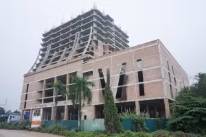 Dự án Trung tâm Dịch vụ tổng hợp (ở phường Đông Hương, TP Thanh Hóa) chậm tiến độ nhiều năm.