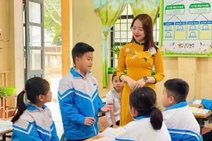 Cô giáo Bùi Mai Anh mong muốn giúp học sinh miền núi tiếp cận kỹ năng số.