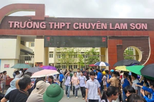 Gần 1.200 thí sinh tranh suất vào Trường THPT chuyên Lam Sơn.