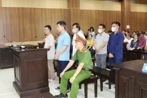Xét xử cựu Chủ tịch UBND huyện Quảng Xương và thuộc cấp.