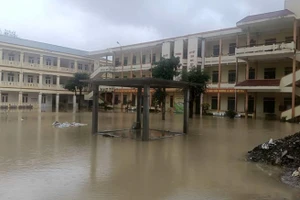 Trường Tiểu học Thiệu Dương bị ngập nước.