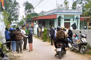 Cơ quan chức năng có mặt tại hiện trường để điều tra nguyên nhân.