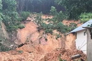 Tỉnh Thanh Hoá ban bố tình huống khẩn cấp về thiên tai gây sạt lở tại Trường THCS dân tộc bán trú Mường Lý.