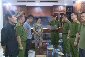 Cơ quan Cảnh sát điều tra thi hành các quyết định, lệnh đối với Nguyễn Huy Tùng. (Ảnh: CATH)