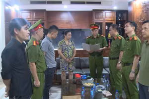 Cơ quan Cảnh sát điều tra thi hành các quyết định, lệnh đối với Nguyễn Huy Tùng. (Ảnh: CATH)