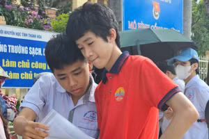 Thí sinh Thanh Hoá thở phào hoàn thành môn thi thứ 2, Kỳ thi tuyển sinh vào lớp 10 THPT.