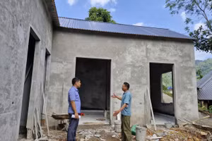 Căn nhà của gia đình ông Lương Xuân Tình đang đi vào hoàn thiện.