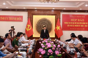 Toàn cảnh buổi họp báo.