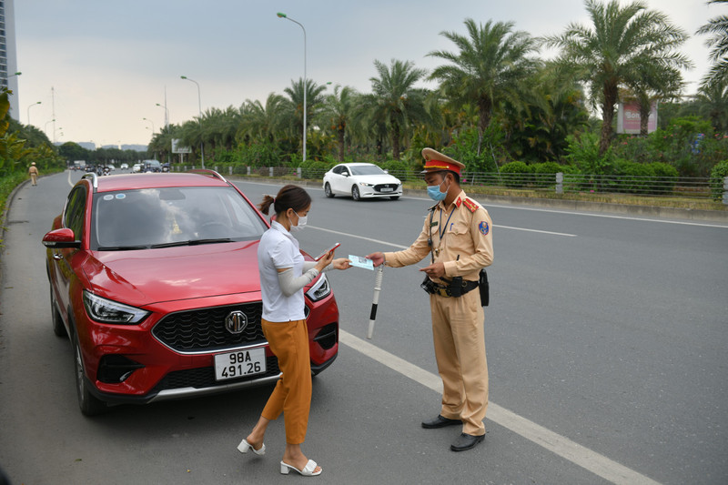 Xử lý hơn 90 trường hợp vi phạm tốc độ trên Đại lộ Thăng Long