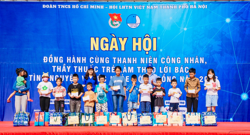 Ngày hội đồng hành cùng thanh niên công nhân