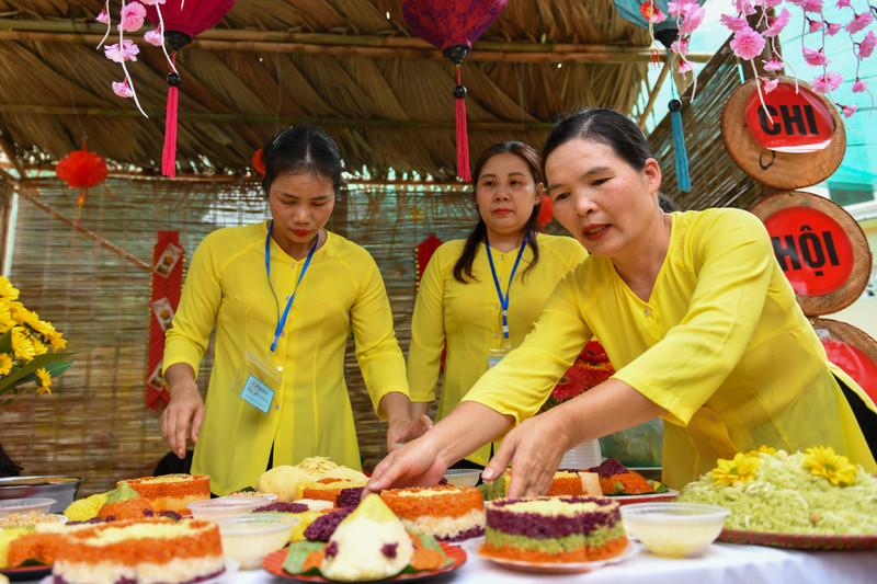 Mãn nhãn lễ hội xôi truyền thống làng Phú Thượng