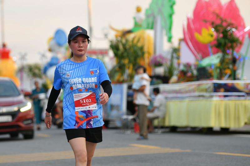 Hơn 500 vận động viên tham gia giải chạy Marathon Tuyên Quang 2023