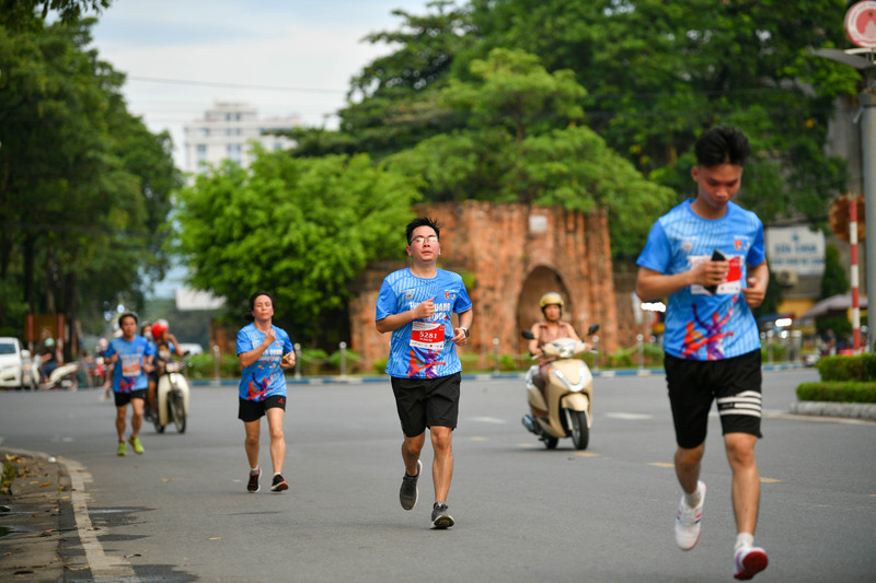 Hơn 500 vận động viên tham gia giải chạy Marathon Tuyên Quang 2023