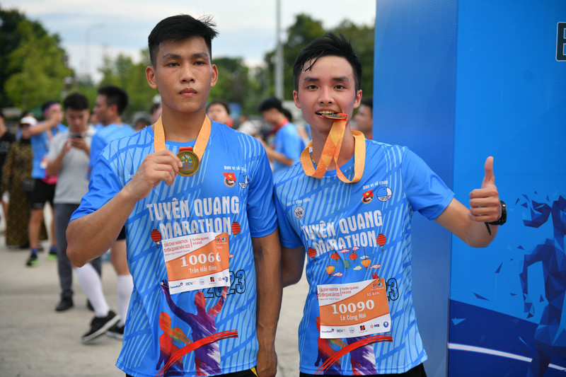 Hơn 500 vận động viên tham gia giải chạy Marathon Tuyên Quang 2023