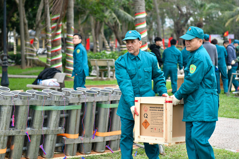 Cận cảnh trận địa pháo hoa phục vụ cho đêm Giao thừa