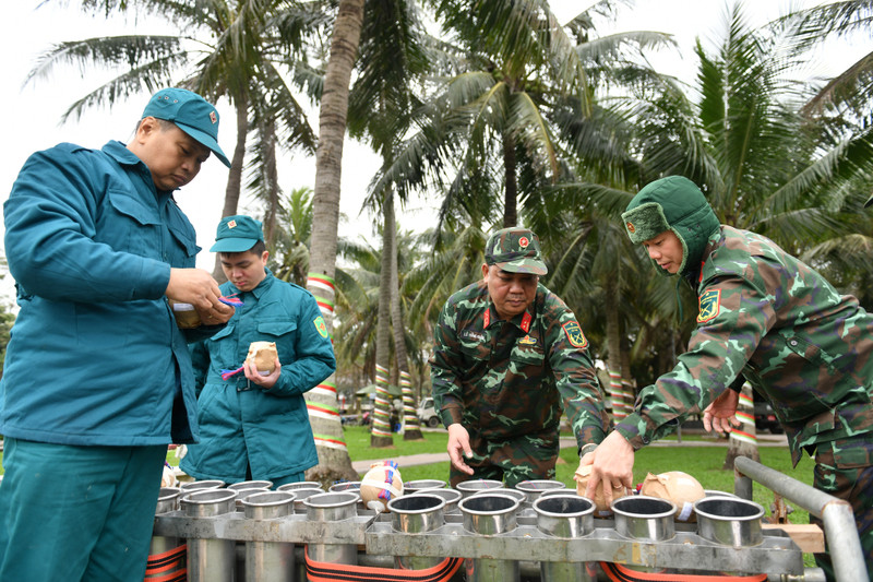 Cận cảnh trận địa pháo hoa phục vụ cho đêm Giao thừa