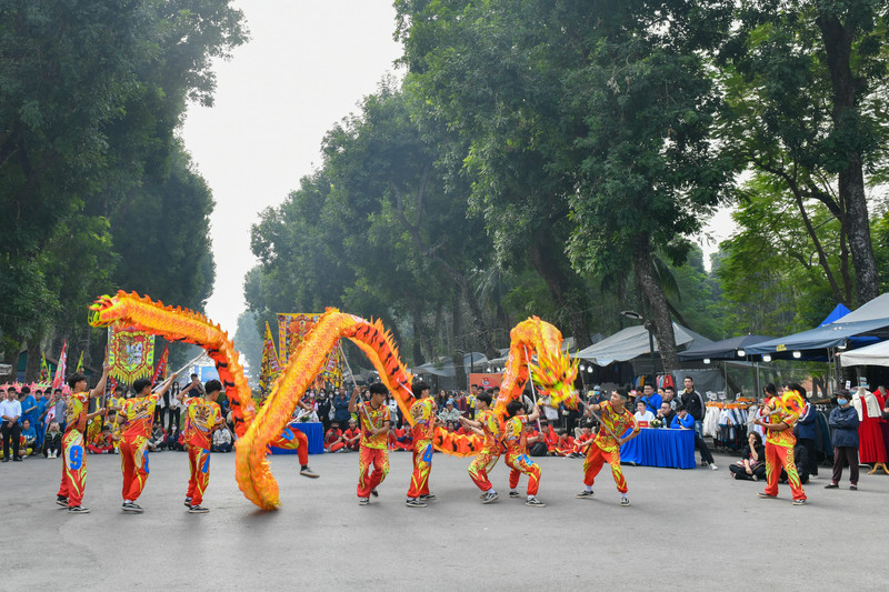 Mãn nhãn múa Rồng tại Festival Thanh niên quốc tế