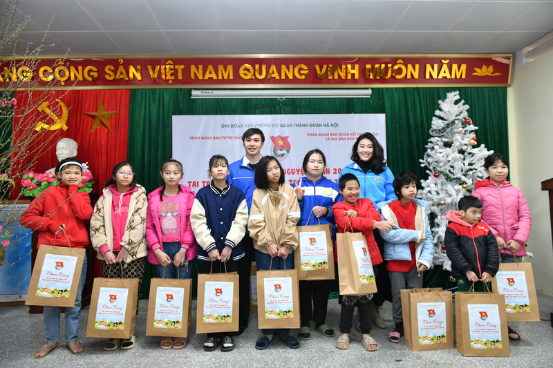 Tình nguyện Xuân 2024, trao yêu thương đến trẻ em khuyết tật