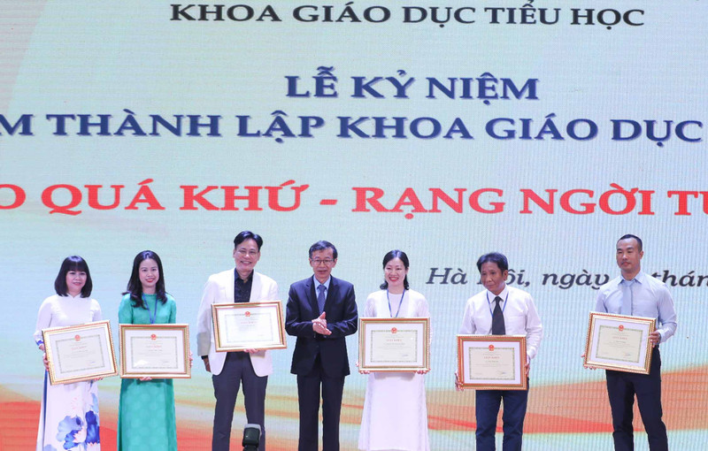 Kỷ niệm 40 năm Khoa Giáo dục Tiểu học: Những giấc mơ trên mây