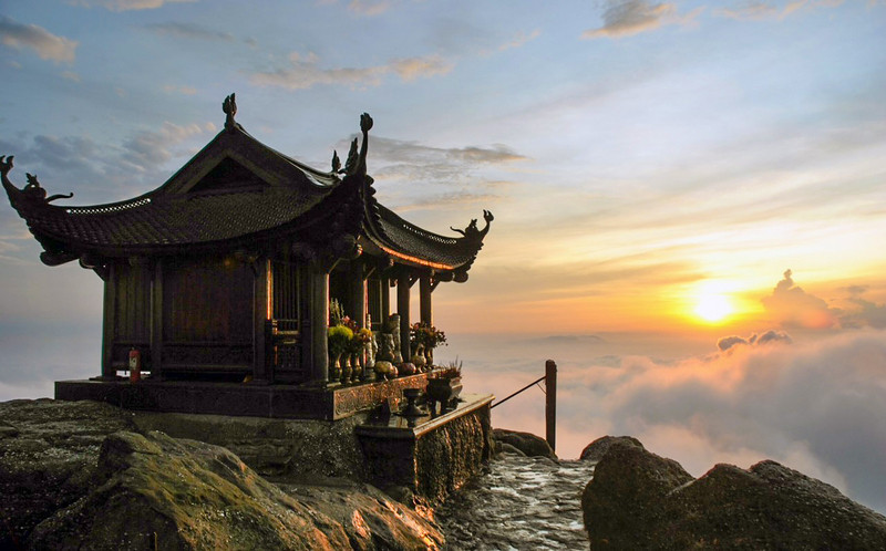 10 ngôi chùa được nhiều người tìm đến cầu bình an dịp đầu năm 