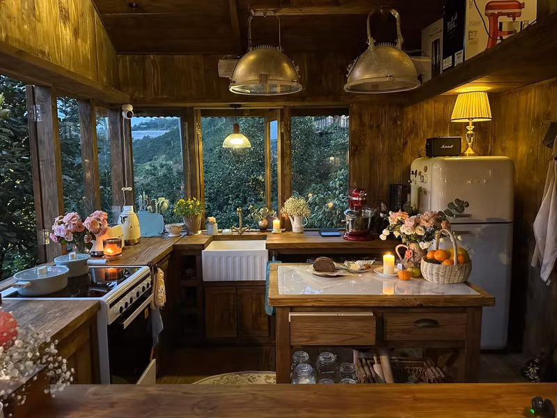 Ngẩn ngơ ngắm căn bếp đẹp như tranh ở Đà Lạt