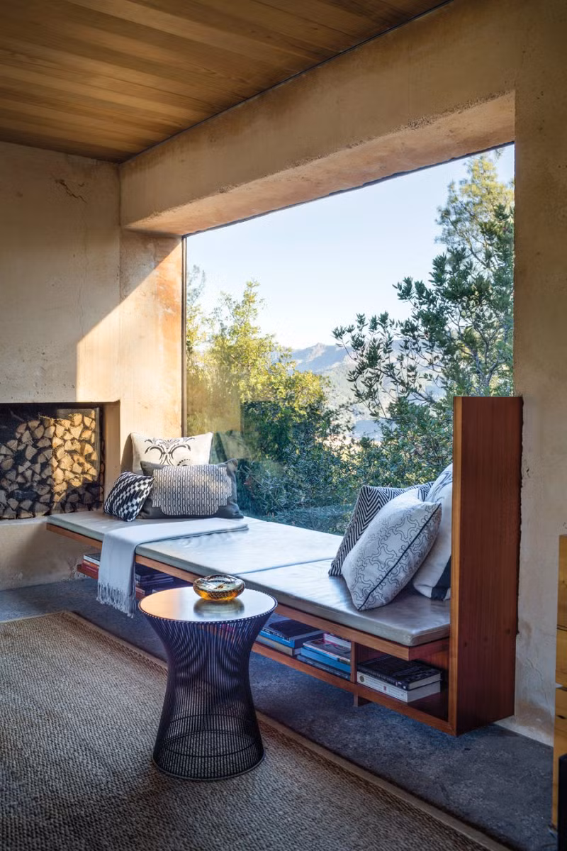 Cách trang trí cửa sổ thành góc thư giãn đẹp như thơ 