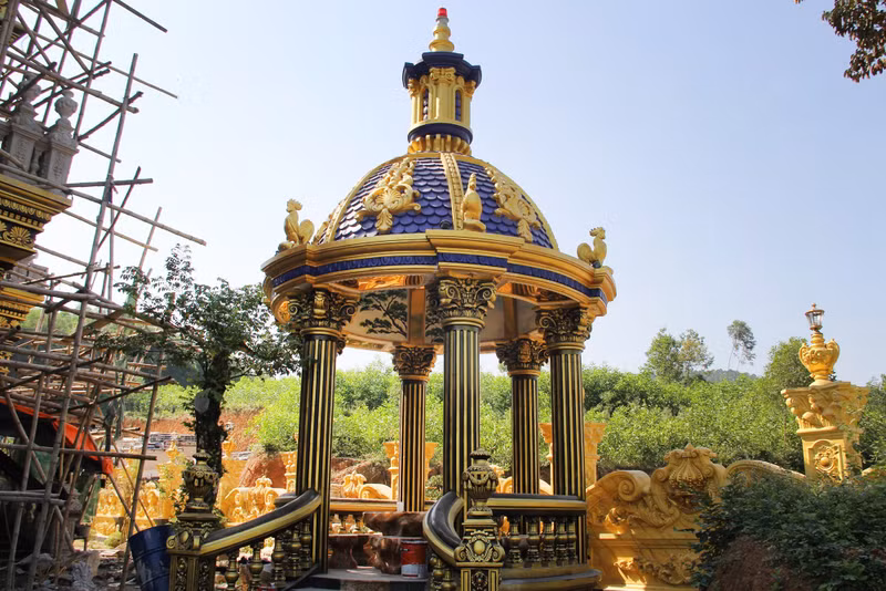 Cận cảnh lâu đài hơn 70 tỷ của đại gia 'đồng nát' ở Nghệ An