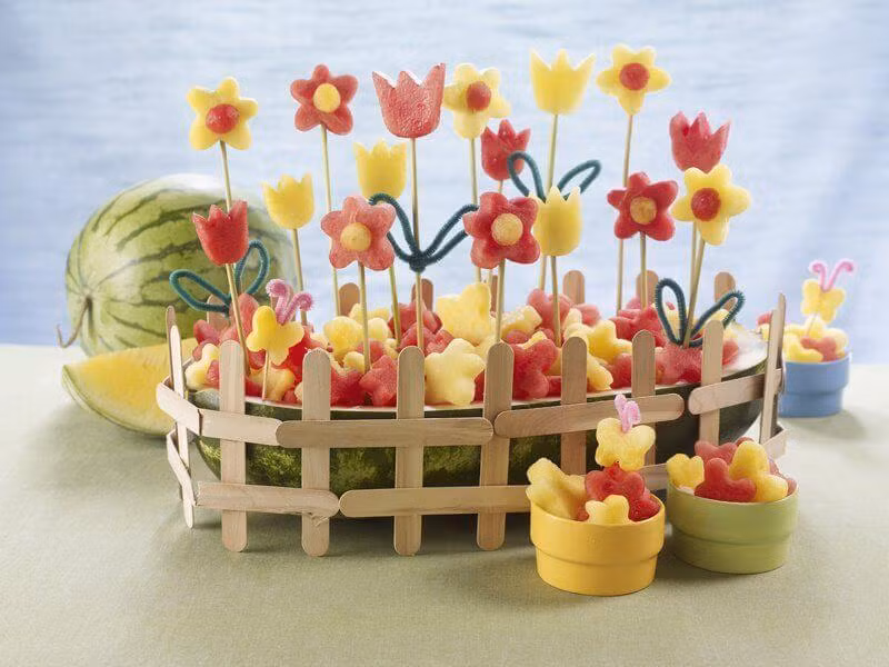 Cách làm con vật từ hoa quả siêu đáng yêu bày cỗ Trung thu