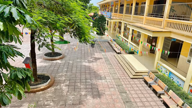 Trường học Hà Nội tất bật tổng vệ sinh sẵn sàng vào năm học mới