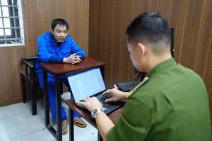 Tạ Minh Châu tại cơ quan Công an. Ảnh: Công an tỉnh Phú Thọ