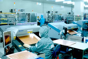 Các doanh nghiệp trên địa bàn đóng góp phần lớn cho thu ngân sách của tỉnh.