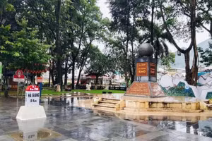 2 cột mốc Hà Giang 0 Km.