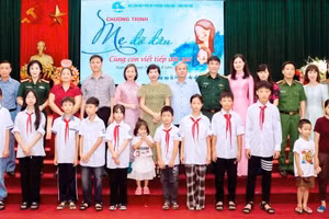 Hội Liên hiệp Phụ nữ phường Xuân Hòa (Phú Thọ) kết nối đỡ đầu 11 trẻ em mồ côi.