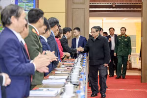 Thủ tướng Chính phủ Phạm Minh Chính làm việc với Ban Thường vụ Tỉnh ủy Vĩnh Phúc.