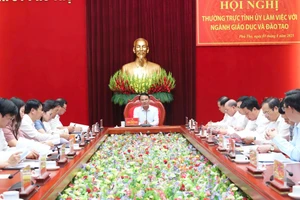 Thường trực Tỉnh ủy Phú Thọ làm việc ngành Giáo dục Phú Thọ.