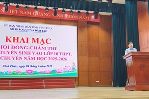 Ông Phạm Khương Duy - Phó Giám đốc Sở GD&ĐT Vĩnh Phúc phát biểu khai mạc Hội đồng chấm thi vào lớp 10 năm 2025.