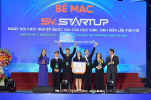 Dự án “Firesense AI” của nhóm học sinh đến từ Trường THPT Chuyên Vĩnh Phúc và THCS Vĩnh Yên (tỉnh Phú Thọ) đoạt giải Nhất khối học sinh phổ thông.