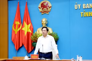 Chủ tịch UBND tỉnh Phú Thọ Trần Duy Đông yêu cầu triển khai tháo gỡ khó khăn phát triển các KCN trên địa bàn.