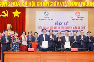 Ký kết thỏa thuận hợp tác hỗ trợ chuyên môn kỹ thuật giữa Bệnh viện Bạch Mai và UBND tỉnh Vĩnh Phúc.