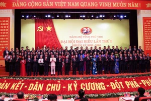 Ra mắt Ban chấp hành Đảng bộ tỉnh Phú Thọ lần thứ I, nhiệm kỳ 2025-2030.