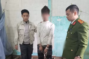 Công an bắt giữ Đ.T.L. Ảnh: Công an tỉnh Phú Thọ