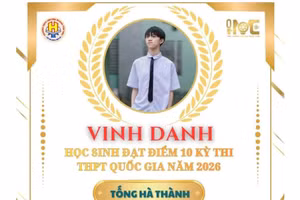Tống Hà Thành được Trường THPT Chuyên Hoàng Văn Thụ vinh danh.