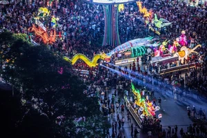 Mô hình đèn Trung thu tại Lễ hội Thành Tuyên.